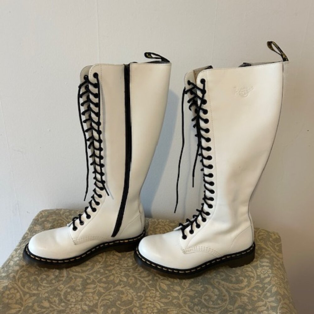 Doc Martens 20-eyelet lace-up boots in white, women's 8 (with box)